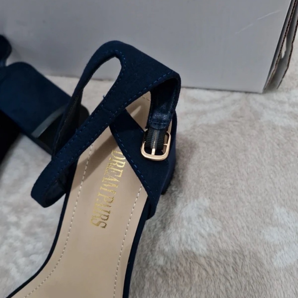 Dream Pairs Elegant Navy Heels